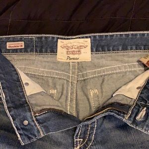 I’m selling my big star pioneer jeans 34/32